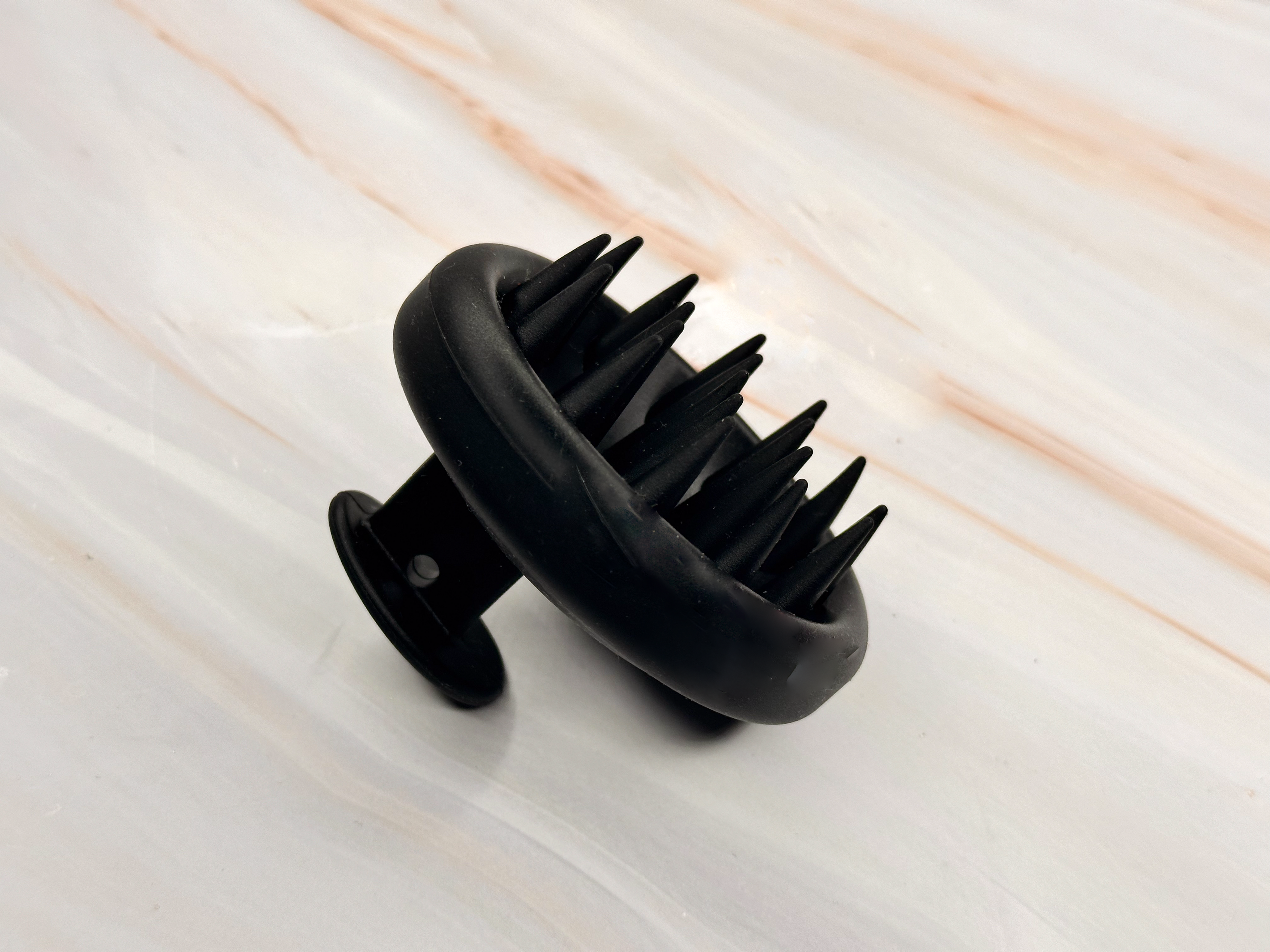 Brosse Masseur de Cuir Chevelu - glowlyglow